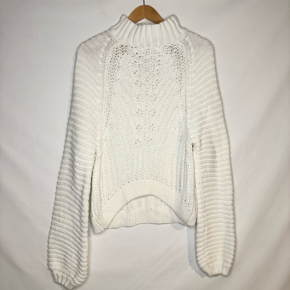 Free People Sweetheart White Mock Neck Thick Knit Sweater Size Small High Low - Picture 3 of 11